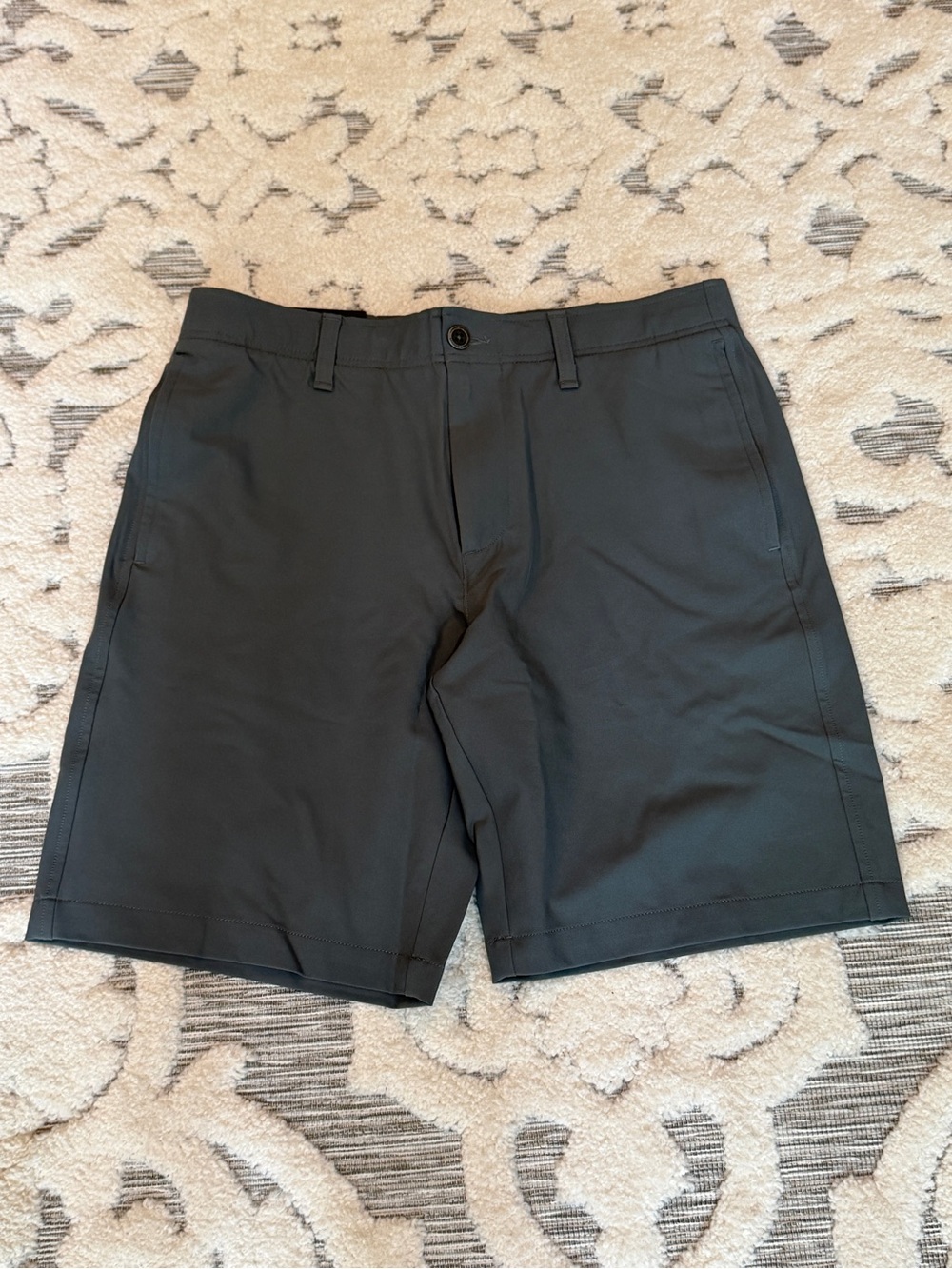 NWT Men's Under Armour 32 Matchplay Court Classic Performance Shorts - Gray  10”